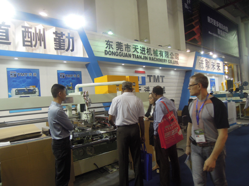 2012年展會(huì)外賓客戶(hù)咨詢(xún)